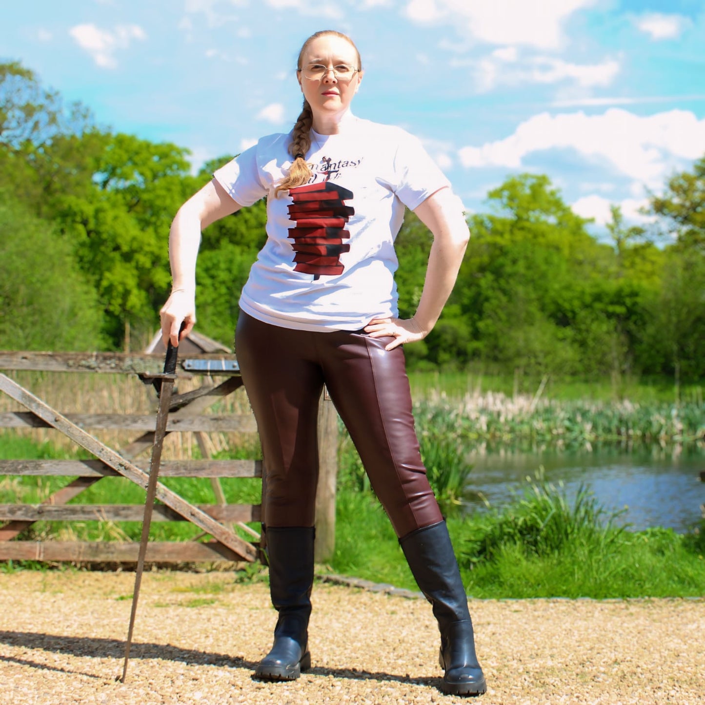 Romantasy 'til I Die Tee